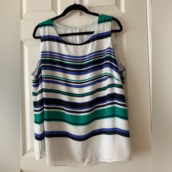 Sleeveless Plus blouse - Picture 1 of 4